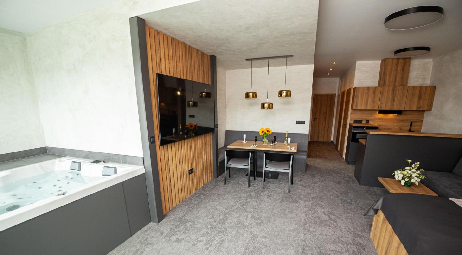 Kras Hotel 4*