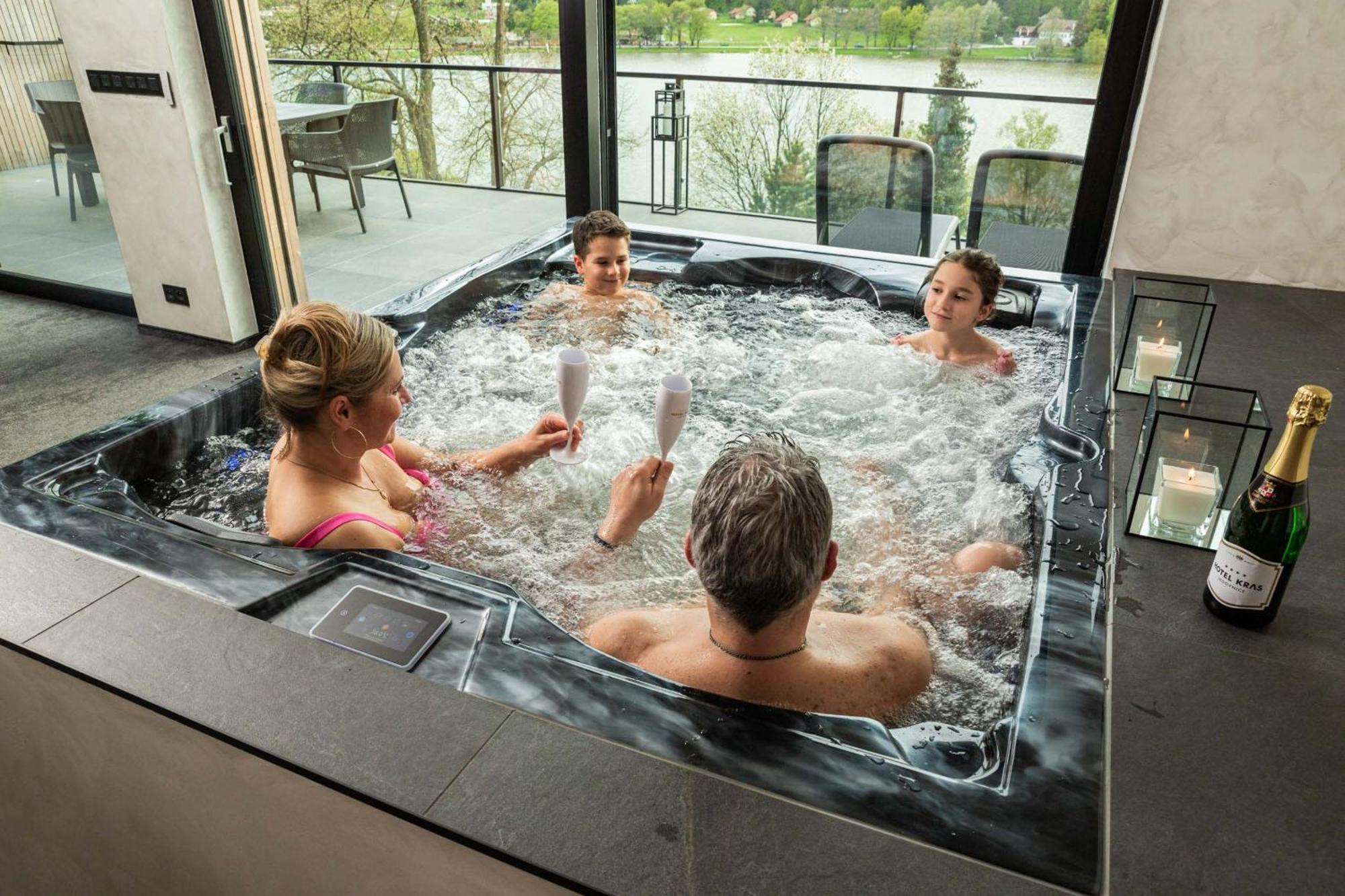 Kras Hotel 4*